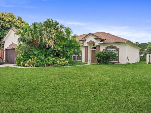 849 SW Nichols Terrace, Port St. Lucie, FL 34953