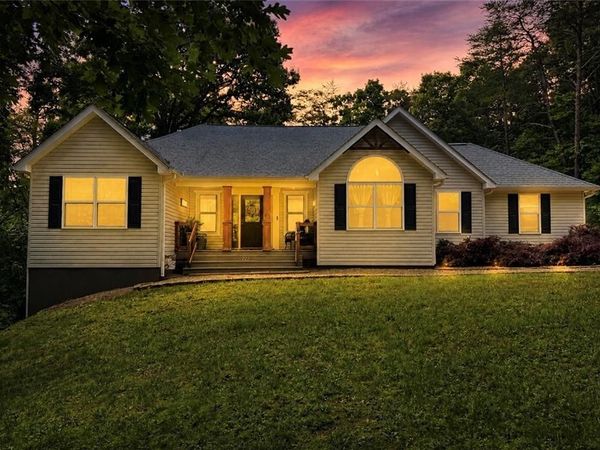 227 Clarkesville Heights Dr , Clarkesville, GA 30523