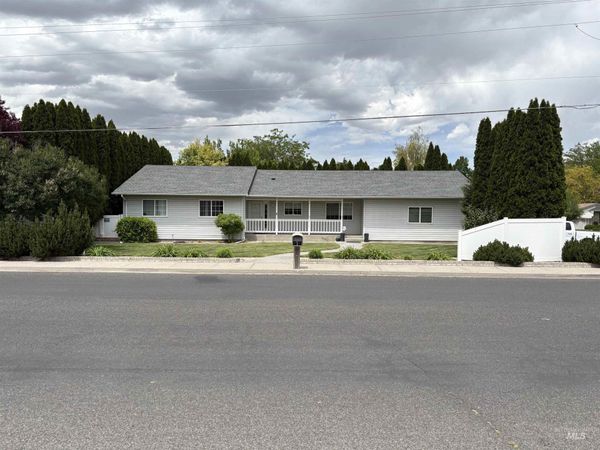2699 Elizabeth Blvd, Twin Falls, ID 83301