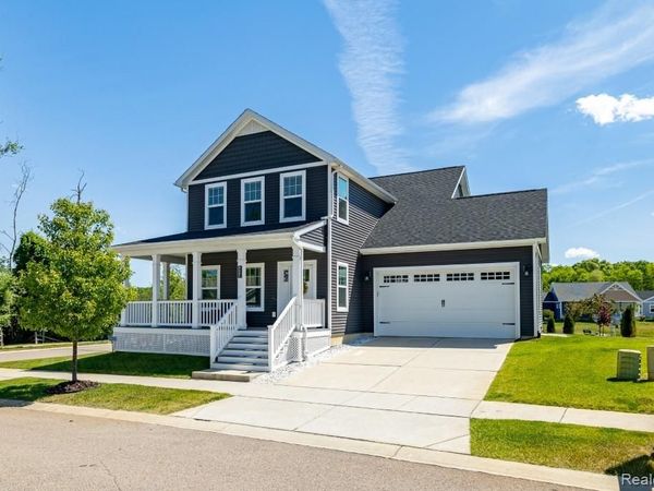 9261 Regency Boulevard, Hamburg Twp, MI 48169
