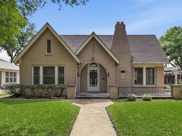 2701 Waits Avenue, Fort Worth, TX 76109