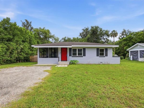 320 W GRAVES AVENUE, ORANGE CITY, FL 32763