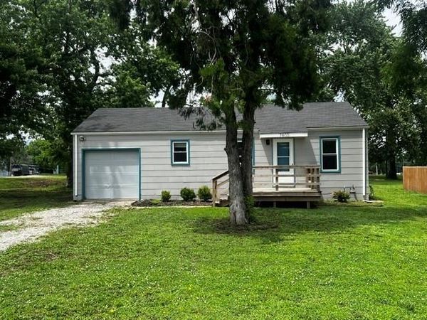 7800 E 86TH Street, Raytown, MO 64138