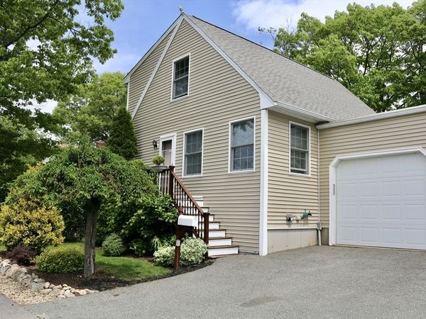 37 Green St, Unit 1, Gloucester, MA 01930