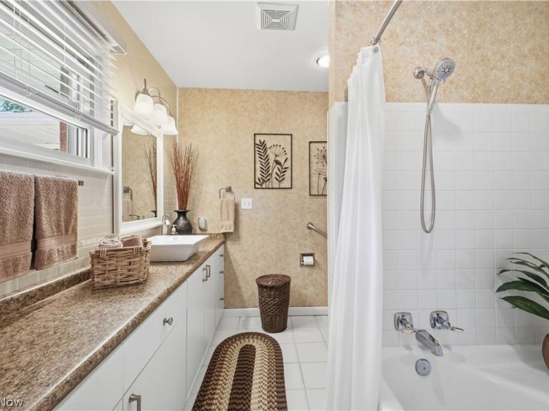 277 Marwood Drive SE, Warren, OH 44484 Photo 23