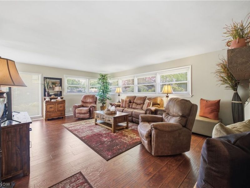 277 Marwood Drive SE, Warren, OH 44484 Photo 9
