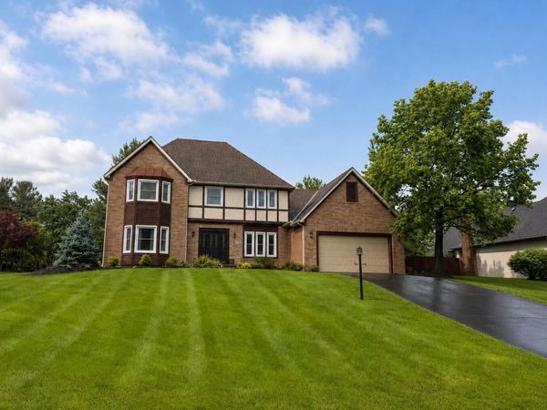 8538 Chateau Drive , Pickerington, OH 43147