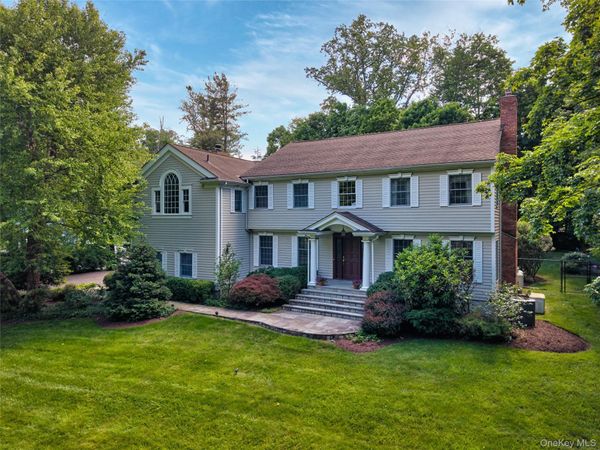 26 Plumwood Road , Briarcliff Manor, NY 10510