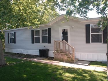 1101 Forest Lane, Columbus Twp, MI 48063