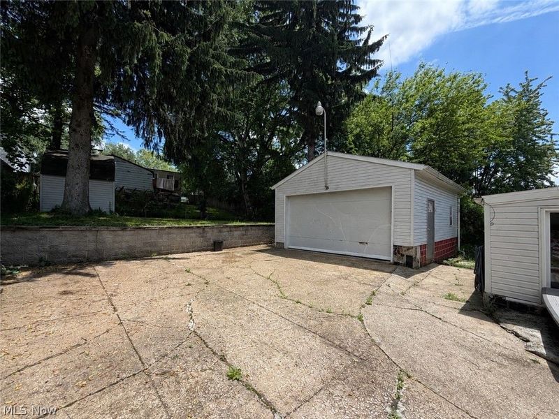 1599 Herkender Avenue, Akron, OH 44310 Photo 15