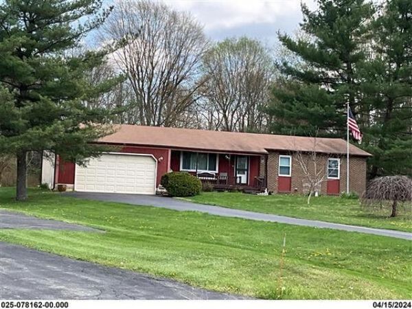 210 Cavalcade Lane SW, Pataskala, OH 43062
