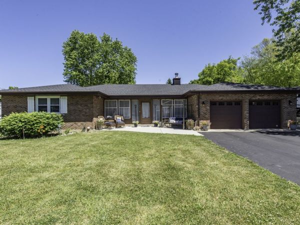 411 Thompson Avenue, Winthrop Harbor, IL 60096