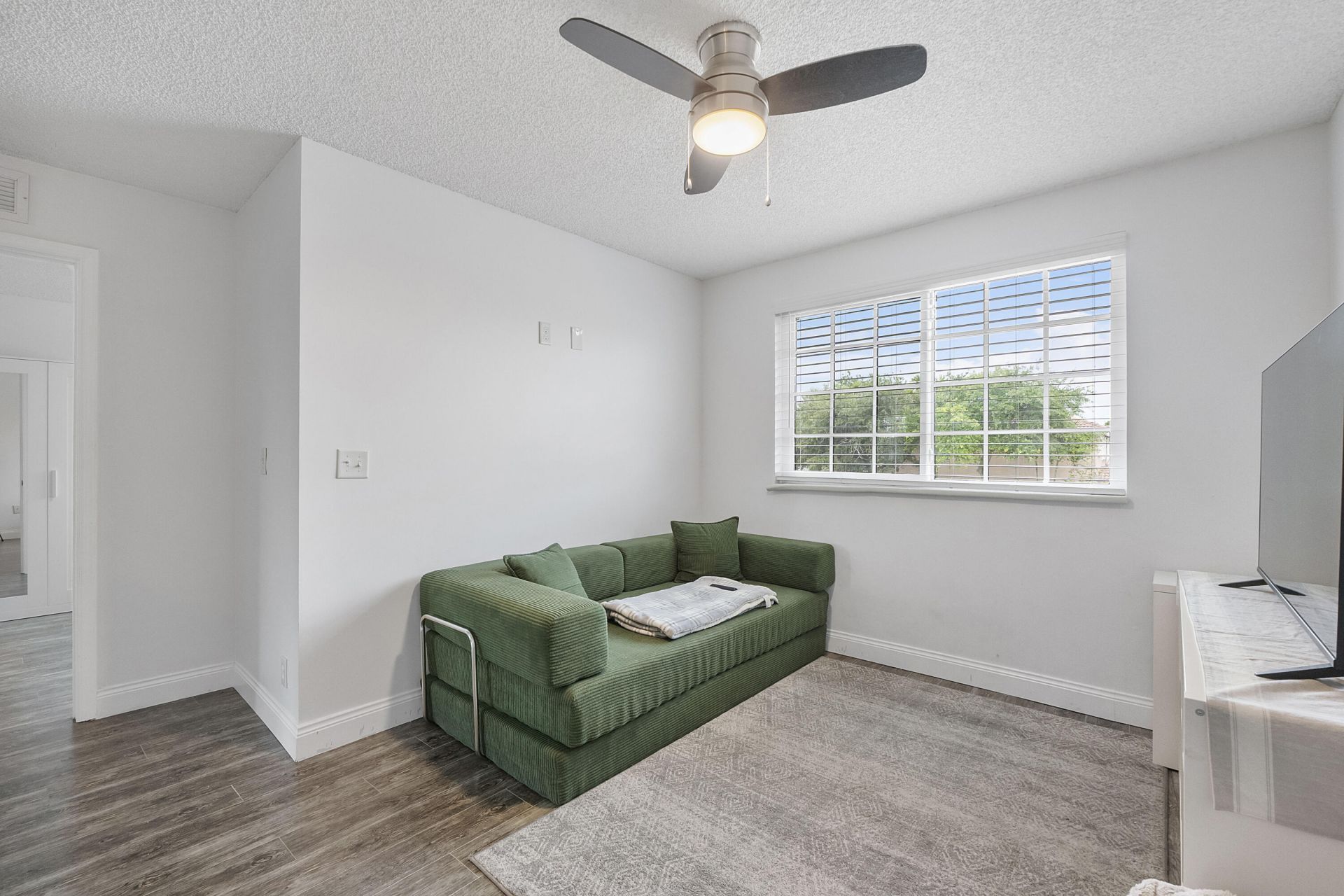 5474 NW 94th Terrace, Sunrise, FL 33351 Photo