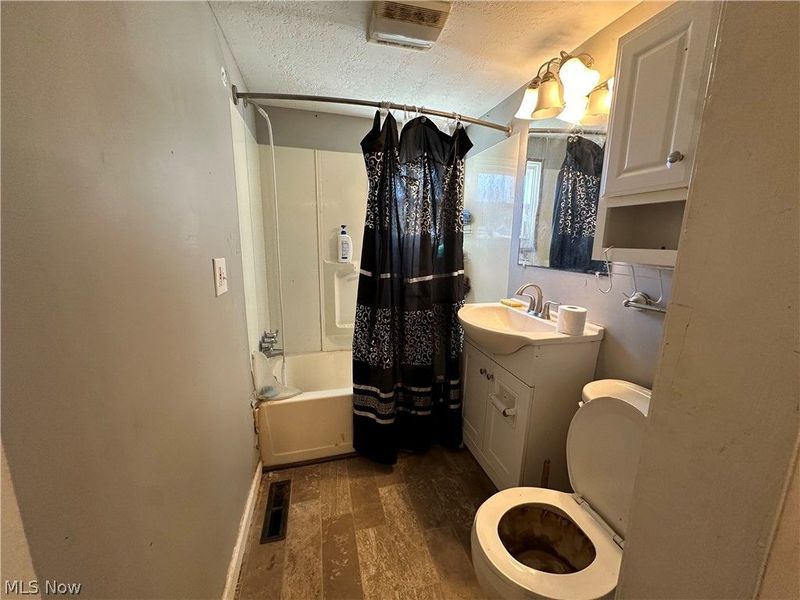 2907 25th Street NE, Canton, OH 44705 Photo 5