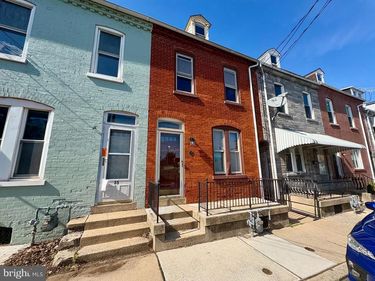 33 W FREDERICK STREET, LANCASTER, PA 17603
