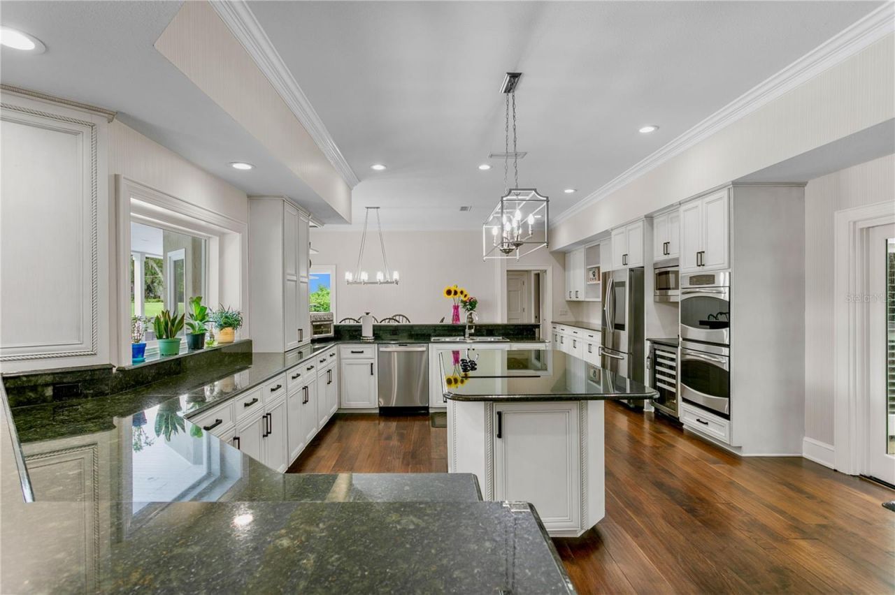 16601 Avila Boulevard, Tampa, FL 33613 Photo