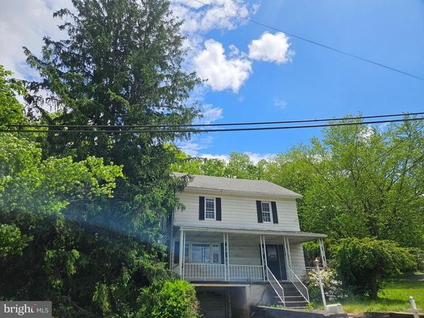 689 BARNESVILLE DRIVE , BARNESVILLE, PA 18214