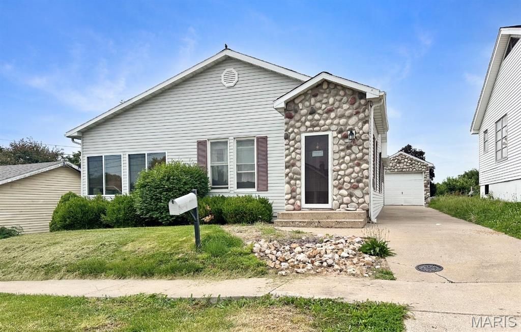 1510 Paris Ave, Hannibal, MO 63401 Main Photo