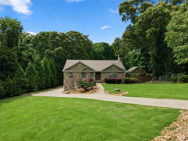 6610 Jessie Circle , Flowery Branch, GA 30542