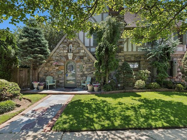 58 Park Lane, Rockville Centre, NY 11570