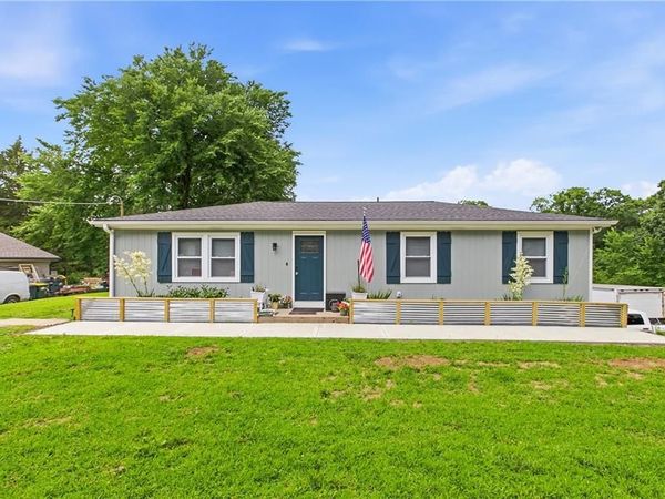 240 S 100th Street, Edwardsville, KS 66111