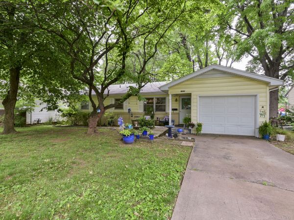 1939 S Roanoke Avenue , Springfield, MO 65807