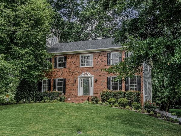 2451 Meadowglen Trail , Snellville, GA 30078