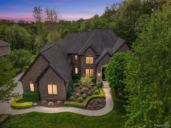 2761 Plum Creek Drive, Oakland Twp, MI 48363