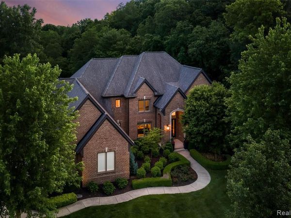2761 Plum Creek Drive, Oakland Twp, MI 48363