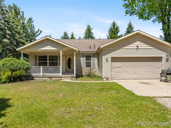 2481 Bauer Road, Jenison, MI 49428