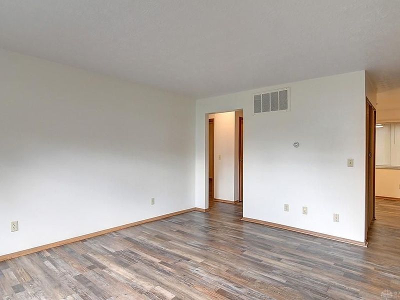 2724 Enterprise, Unit C, Dayton, OH 45420 Photo 4
