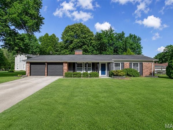 714 Hillsboro Avenue , Edwardsville, IL 62025