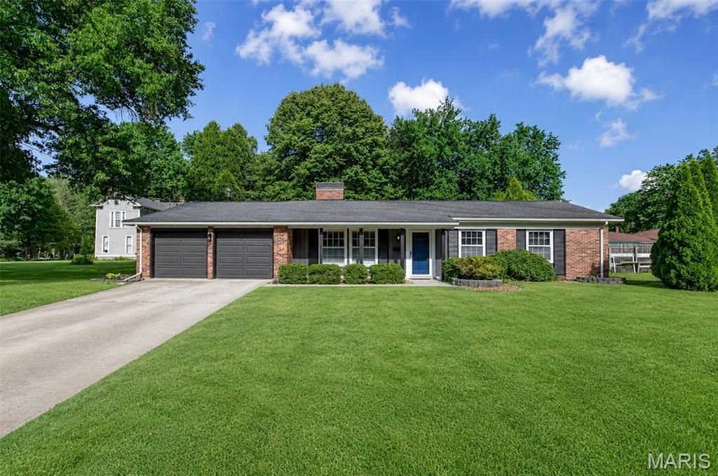 714 Hillsboro Avenue , Edwardsville, IL 62025 Main Photo