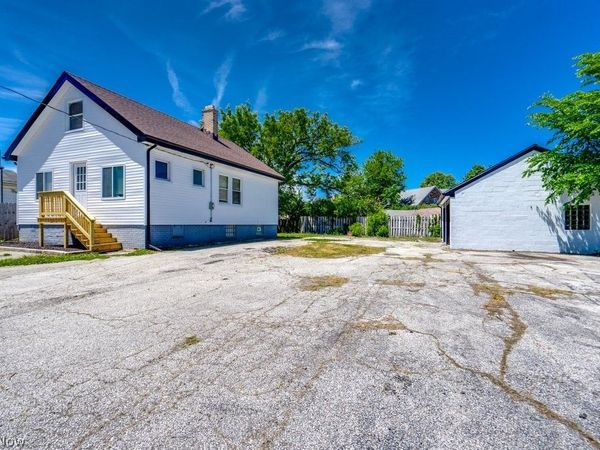 4808 Pearl Road , Cleveland, OH 44109