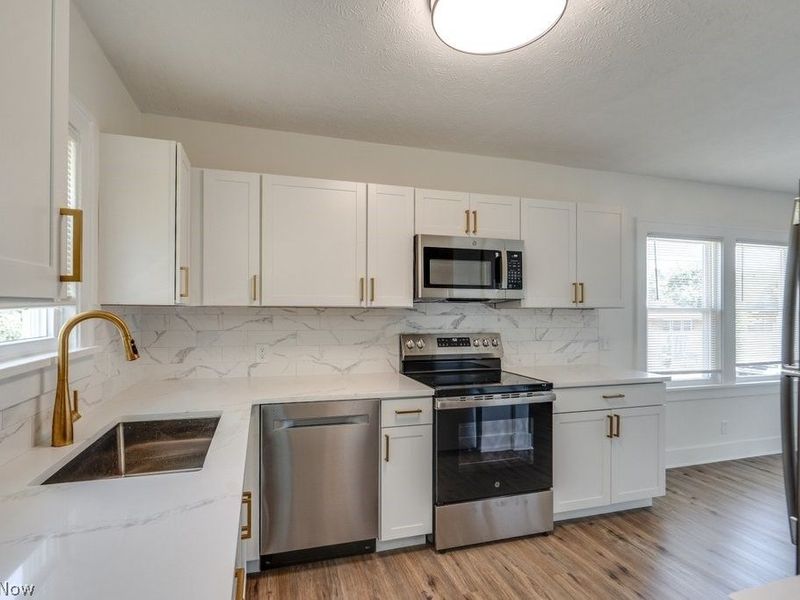 4808 Pearl Road, Cleveland, OH 44109 Photo 4