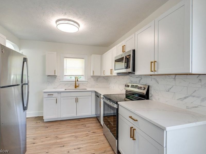 4808 Pearl Road, Cleveland, OH 44109 Photo 5