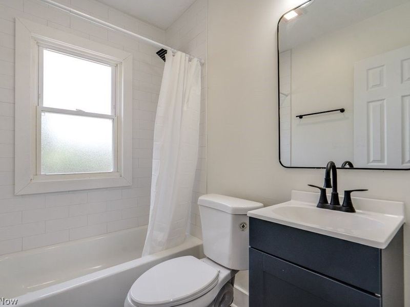 4808 Pearl Road, Cleveland, OH 44109 Photo 6