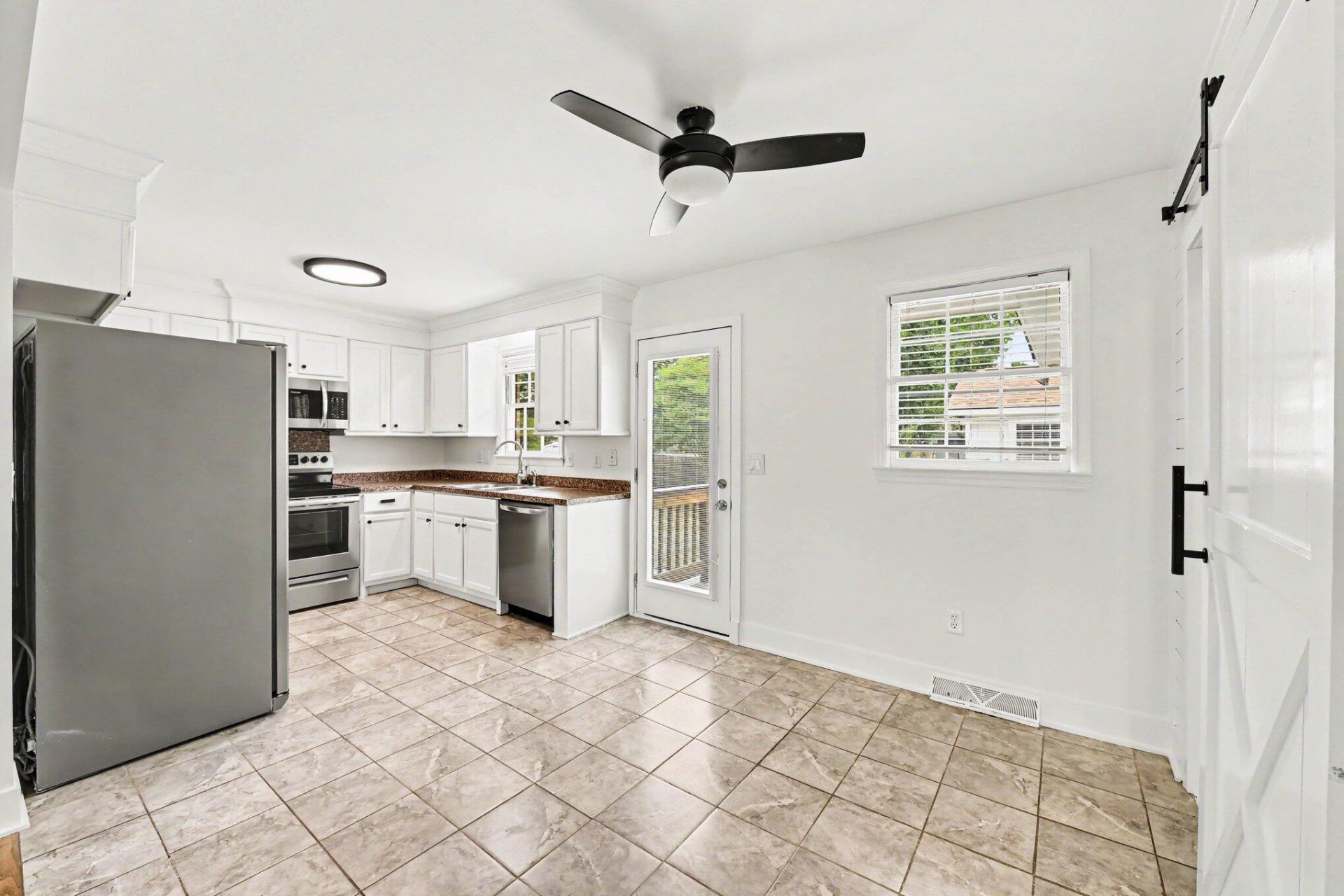 18 Ophir Drive Photo 9