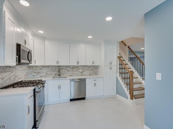 311 W 3Rd Ave, Roselle, NJ 07203