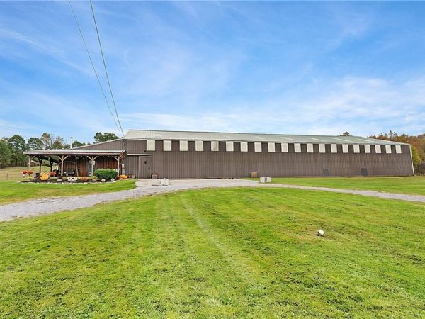 1316 Porter Rd , Harrisville, PA 16038