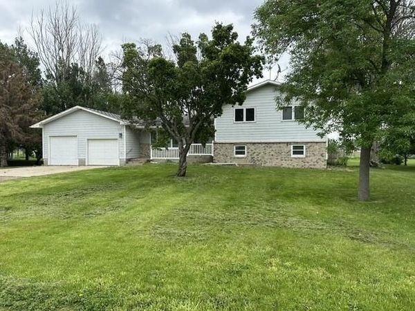 1813 Derian Drive, Aberdeen, SD 57401