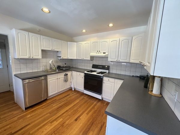 93 Lawton St, Unit 1, Brookline, MA 02446