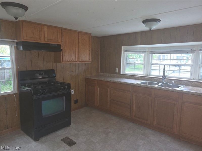 3941 State Road, Unit 60, Cuyahoga Falls, OH 44223 Photo 4