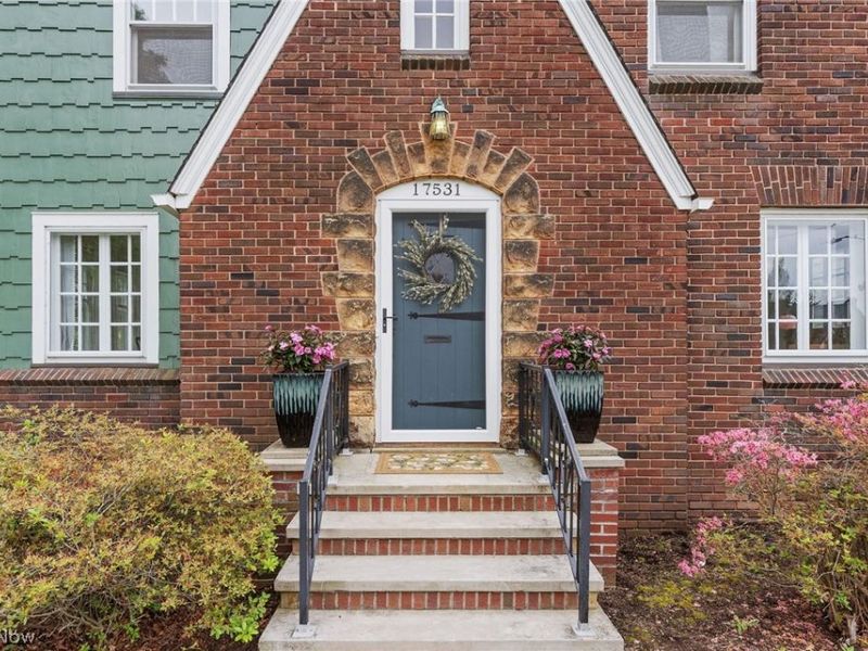 17531 Daleview Drive, Lakewood, OH 44107 Photo 2