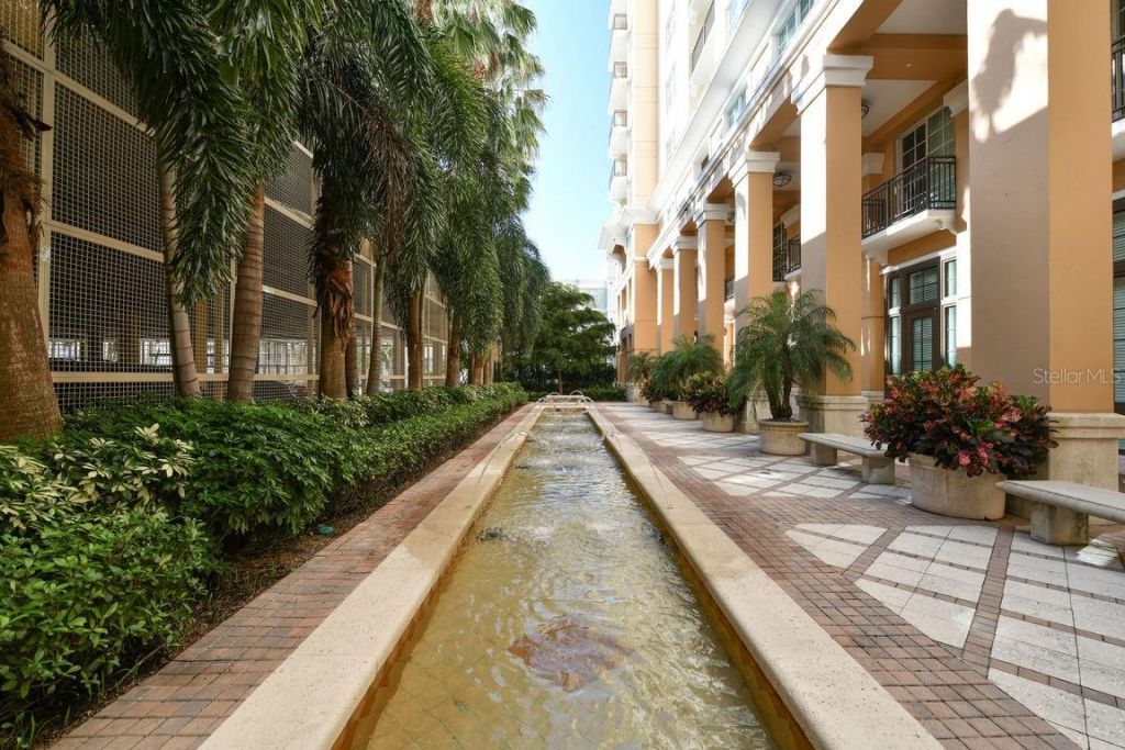 750 N Tamiami Trail, Unit 1007, Sarasota, FL 34236 Photo