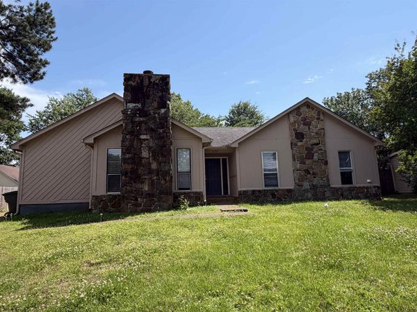 6793 CORAL HILL DR, Bartlett, TN 38135