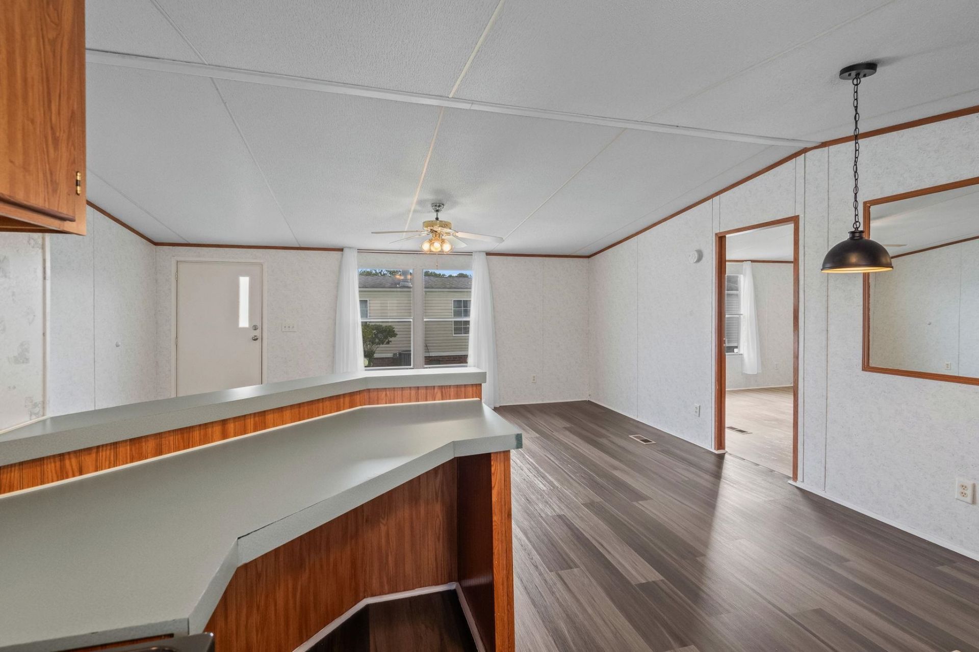 255 Iroquis Trail  Photo 14