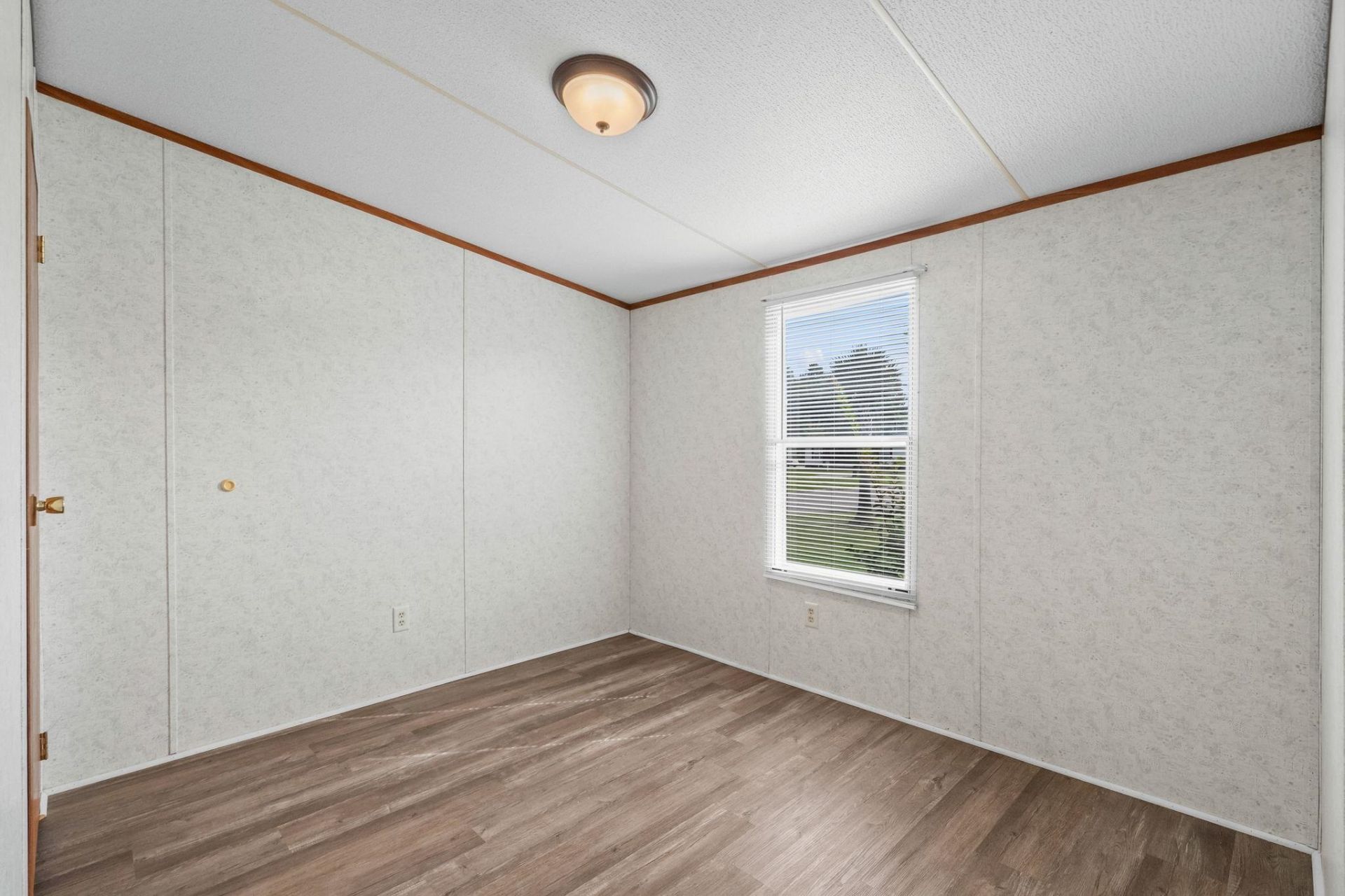255 Iroquis Trail  Photo 21