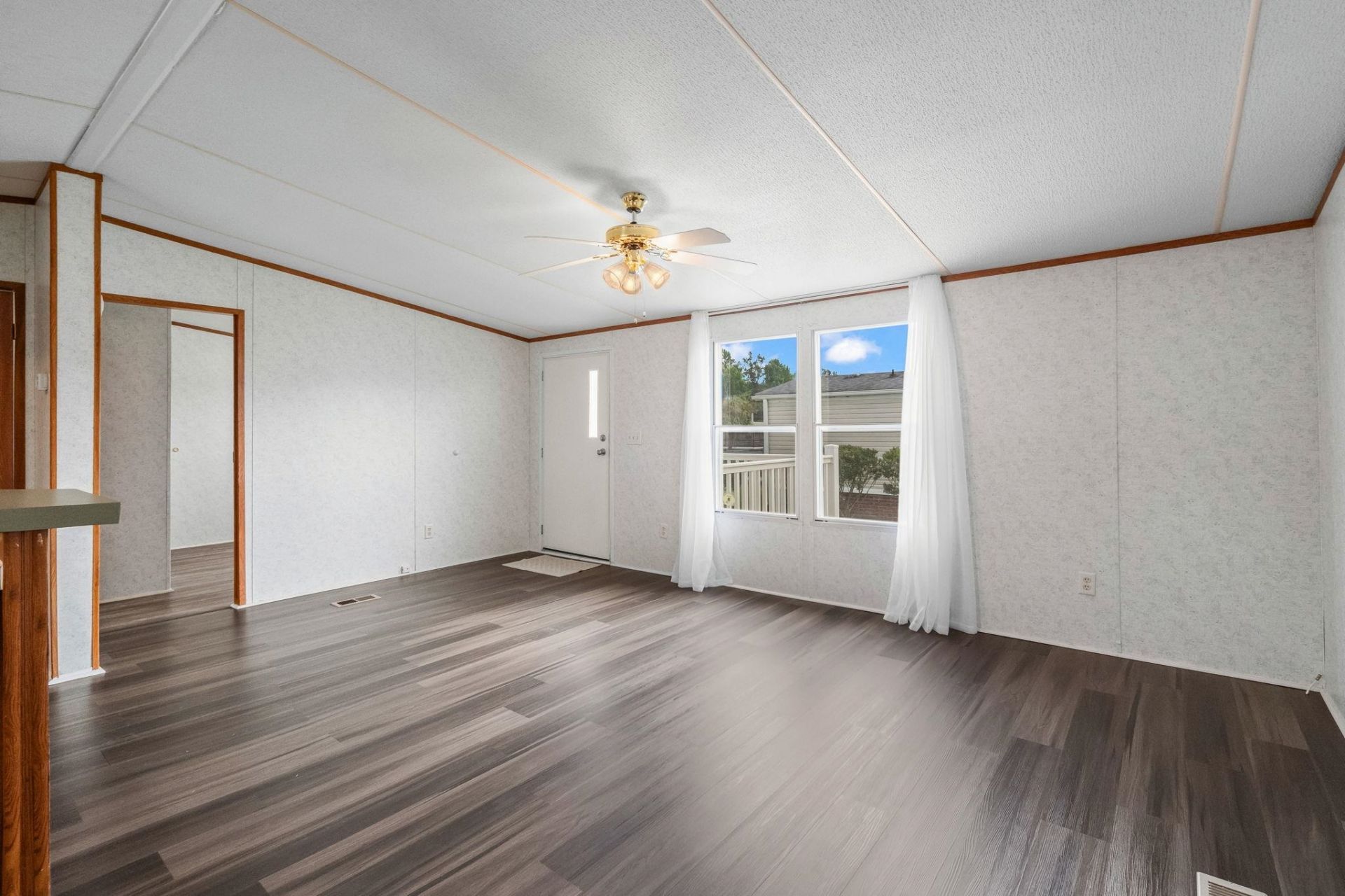 255 Iroquis Trail  Photo 7