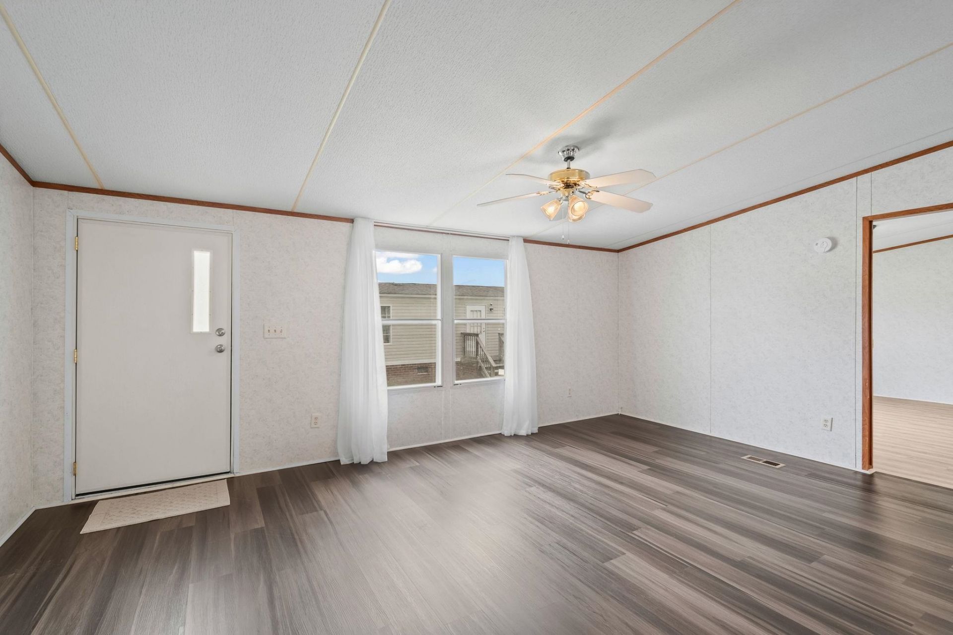 255 Iroquis Trail  Photo 8